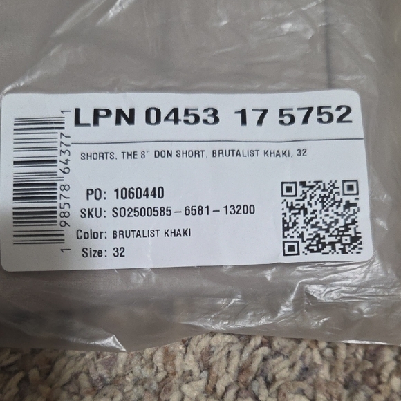 *NWT* Fabletics The Don 8" Inseam Shorts - Men's Khaki, Size 32 - Picture 11 of 11